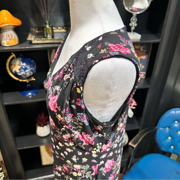 Roz & Ali Black Floral Midi Dress Size Medium - Picture 8 of 13